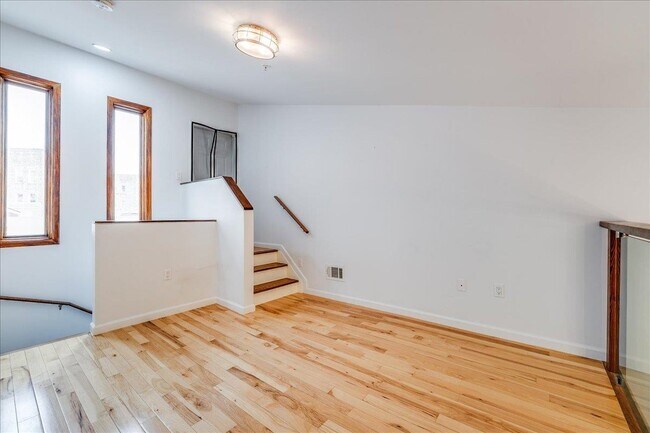 Building Photo - 416 63rd St