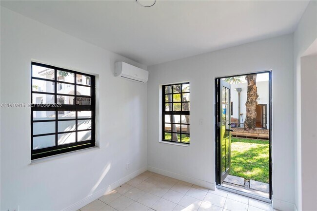 Building Photo - 3718 Sheridan Ave