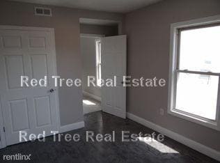 Building Photo - 77 Linden St