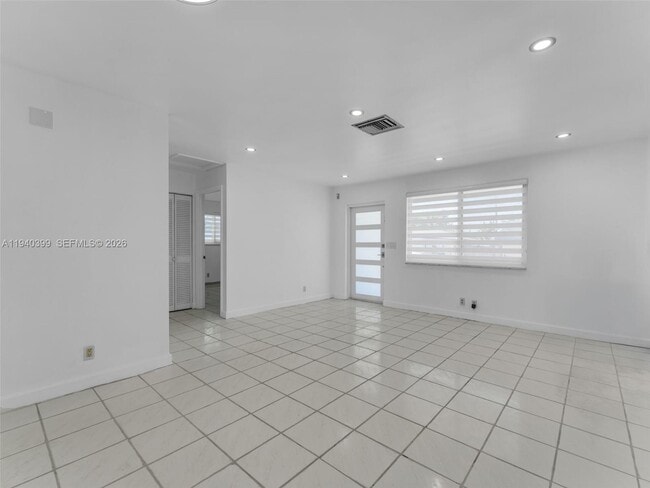 Building Photo - 1811 SW 97th Terrace