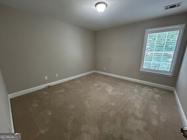 Building Photo - 765 Scenic Creek Dr SW