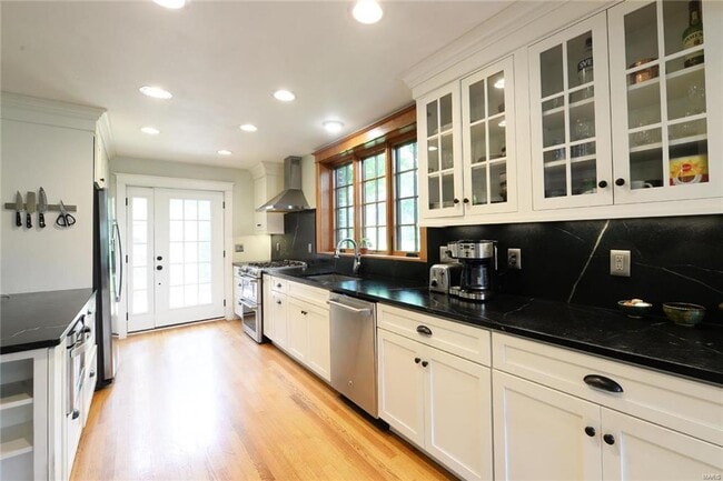 Building Photo - 418 Carswold Dr