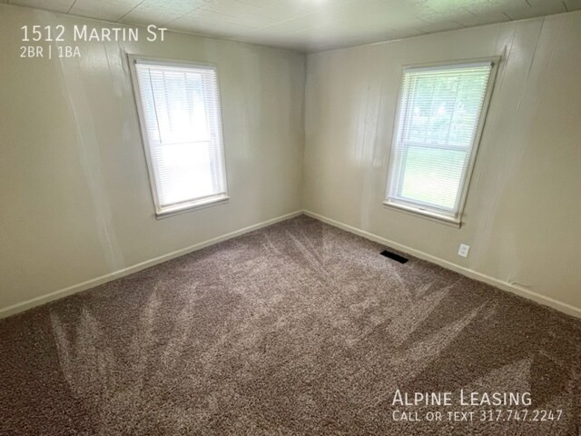 Building Photo - 2 Bedroom Quiet dead end street