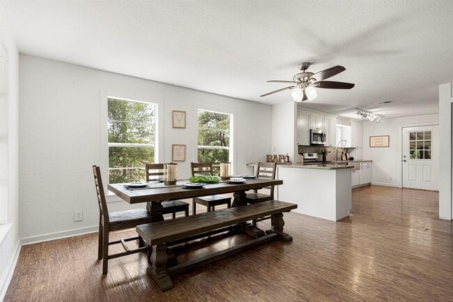 Building Photo - 2591 Spring Valley Dr