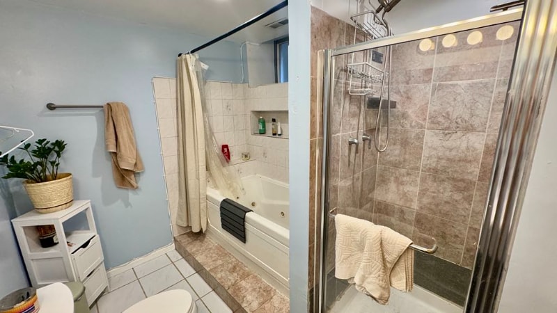 Building Photo - 1453 W Cortez St