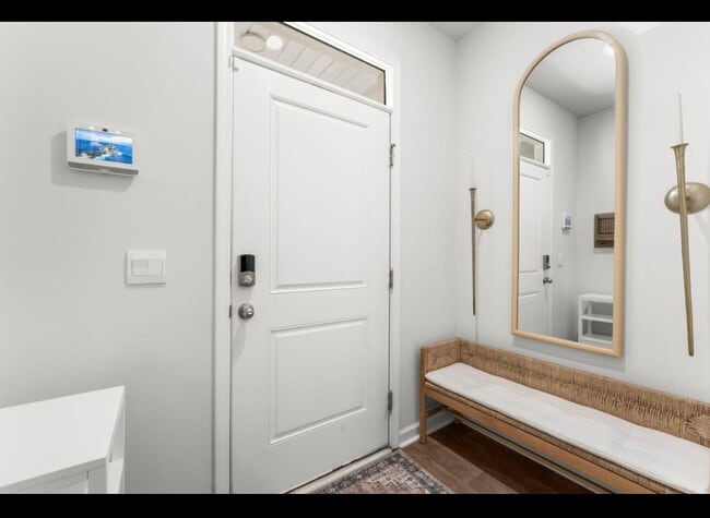 Building Photo - 645 Silver Spruce St