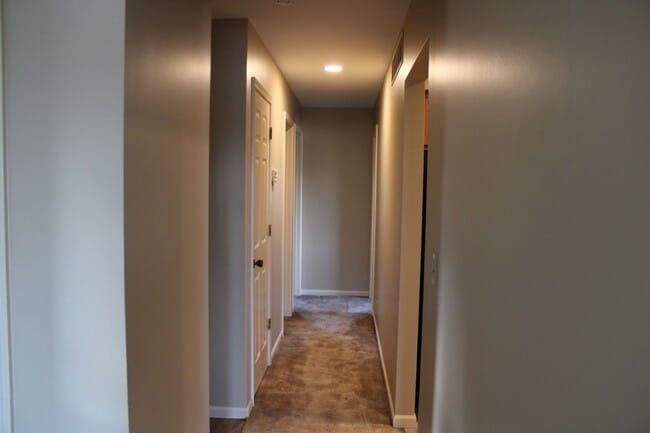 Building Photo - Full Unfinshed Basement