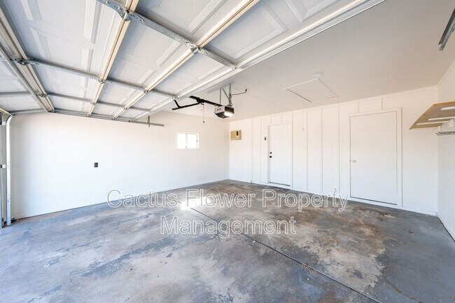 Building Photo - 2147 W Edgewood Ave