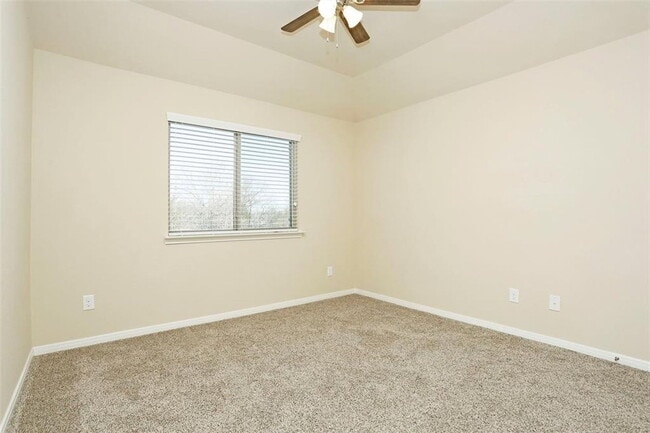 Building Photo - 9702 Massanutten Ln