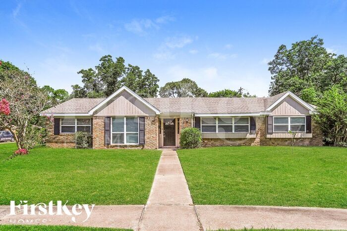 Primary Photo - 6030 McKnight St