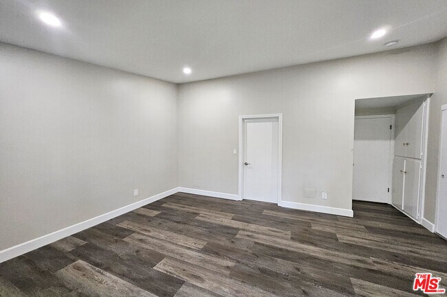 Building Photo - 23526 Dolorosa St