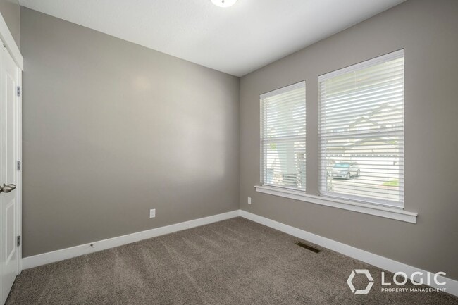 Building Photo - Stunning Row End Townhome In Prime Location!
