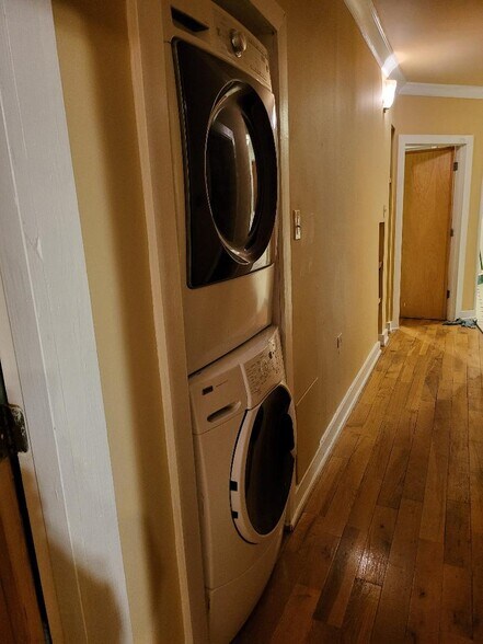 Laundry - 6110 S Kimbark Ave