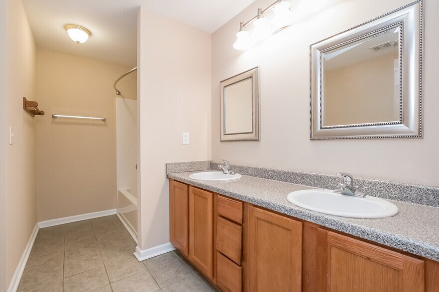 Building Photo - 3885 Dollar Cir
