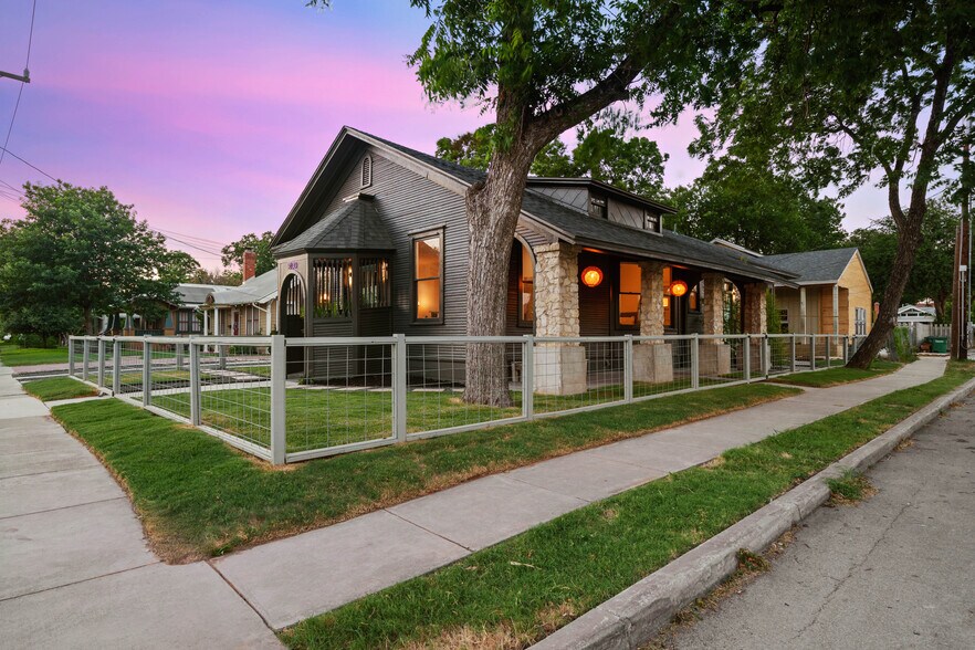 Building Photo - 540 Adams St