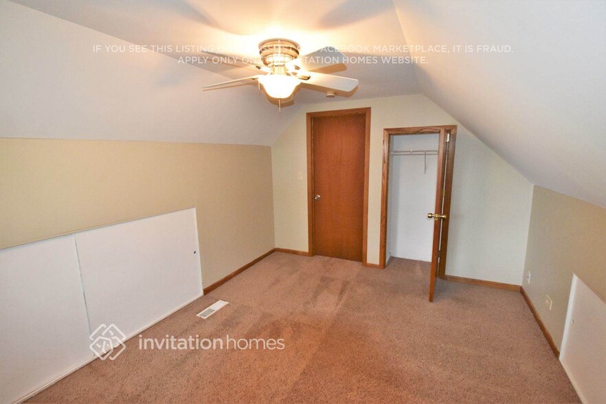 Building Photo - 9318 S 78th Ave