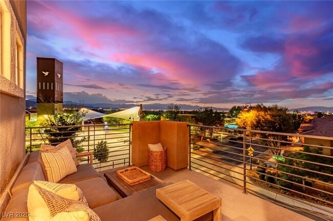 Building Photo - 3165 Via Como