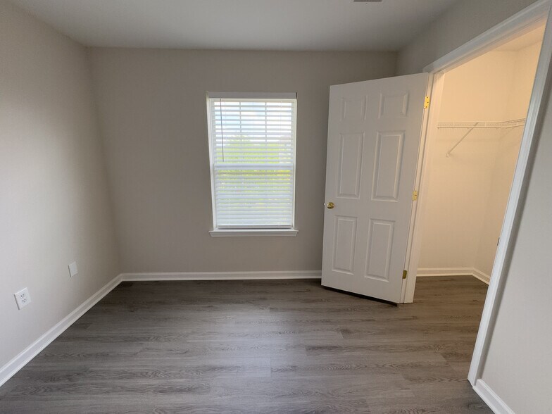 Building Photo - 942 Nittany Ct