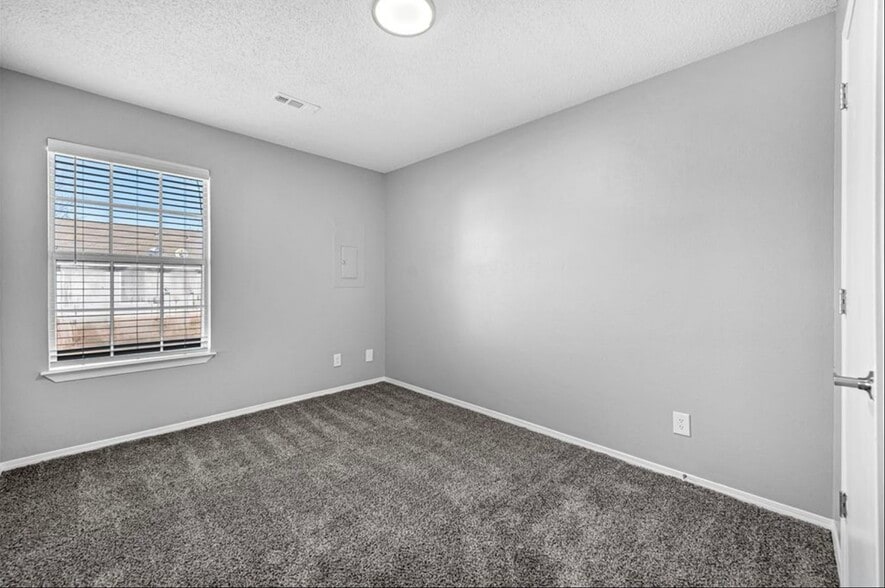 Building Photo - 4520 W Franciscan Trl