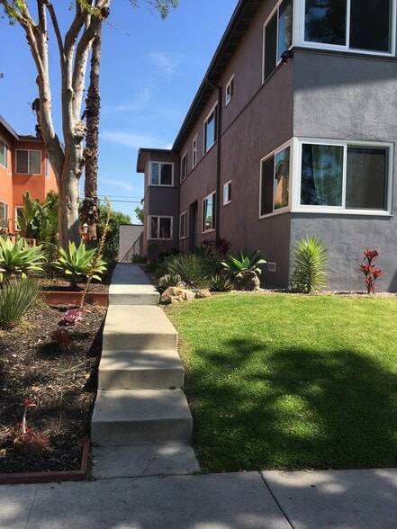 Front walkway - 11702 Crenshaw Blvd