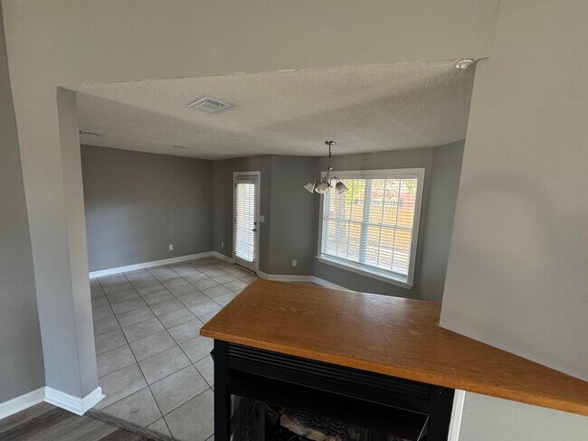 Building Photo - Wilmington Place Home