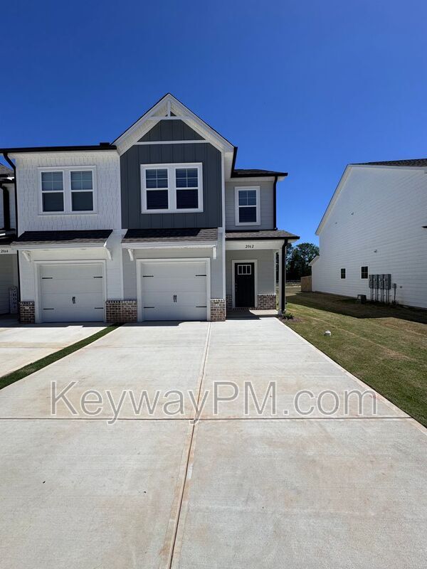 Building Photo - 2062 Denmark Ave SE