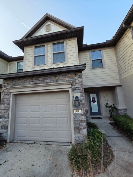 Building Photo - 7041 Beauhaven Ct