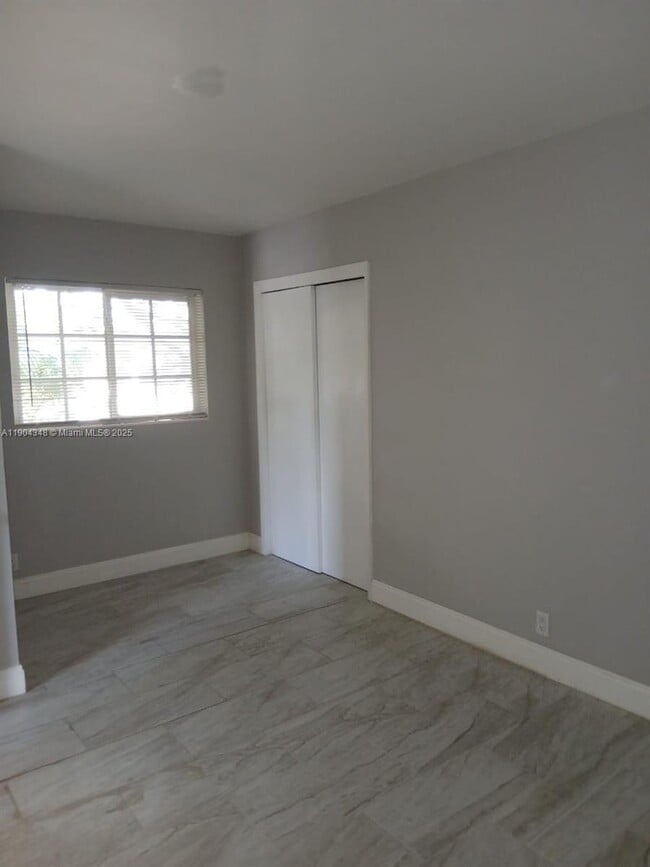 Building Photo - 3031 NE 21st Terrace