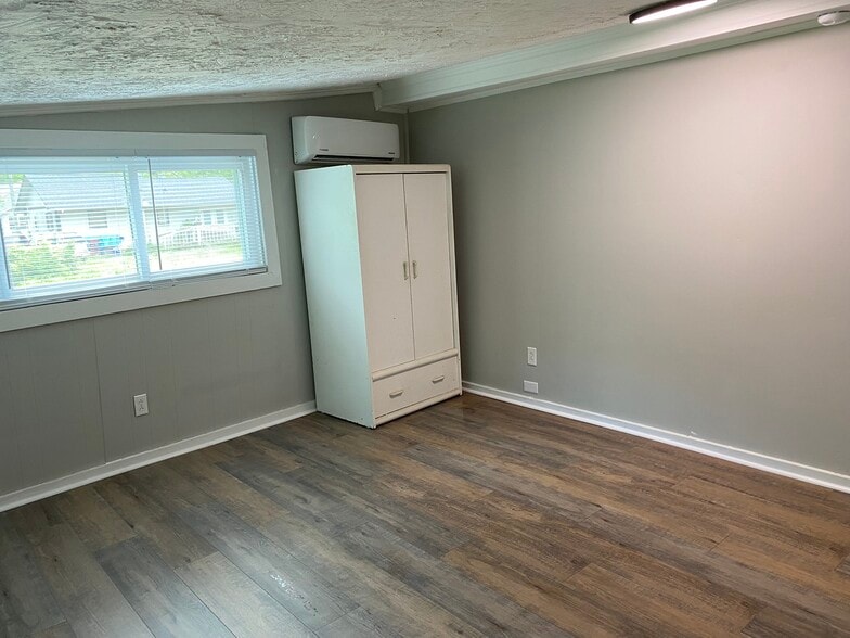 Bonus Room/Office - 302 Rose St