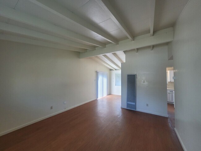 Building Photo - Charming North Highlands home.