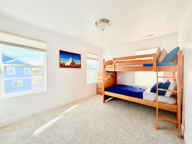 Building Photo - 1792 W Torlundy Dr