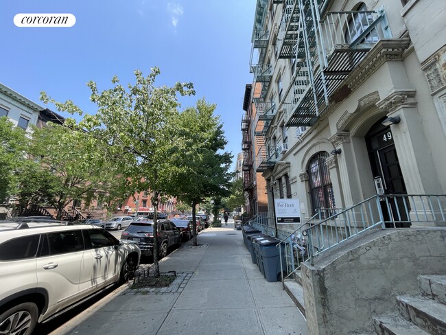 Building Photo - 496 Manhattan Ave