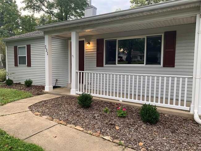 Building Photo - 231 Hillsdale Dr