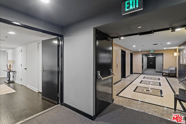 Building Photo - 10445 Wilshire Blvd