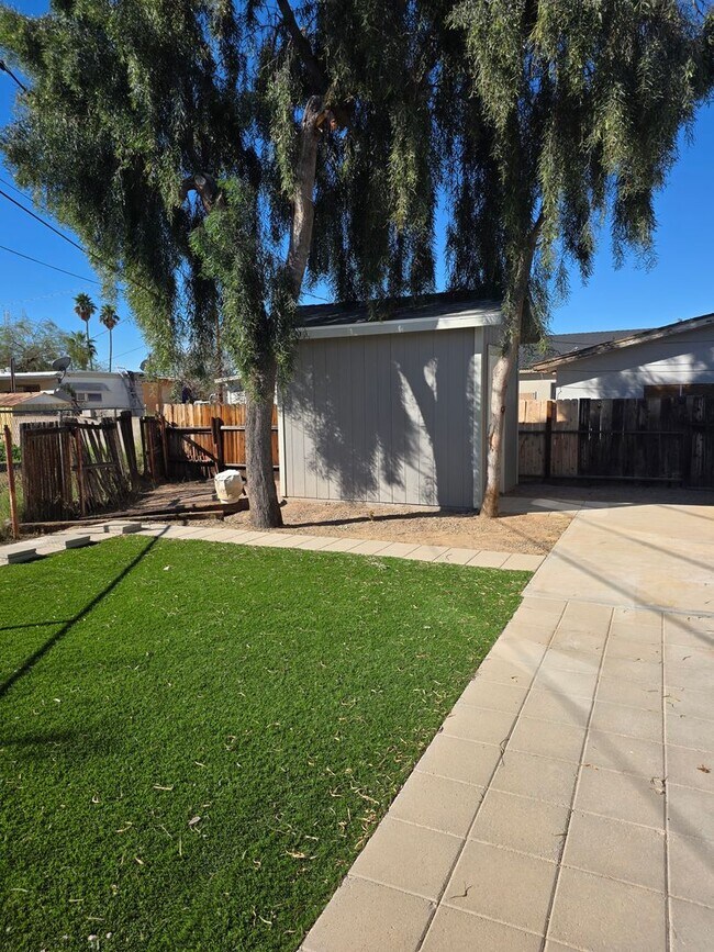 Building Photo - 2 Bed/1 Bath almost brand new in Central BHC