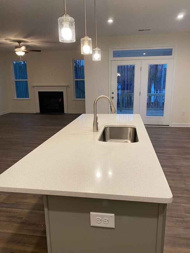 Building Photo - Spacious 4BR House in Clayton