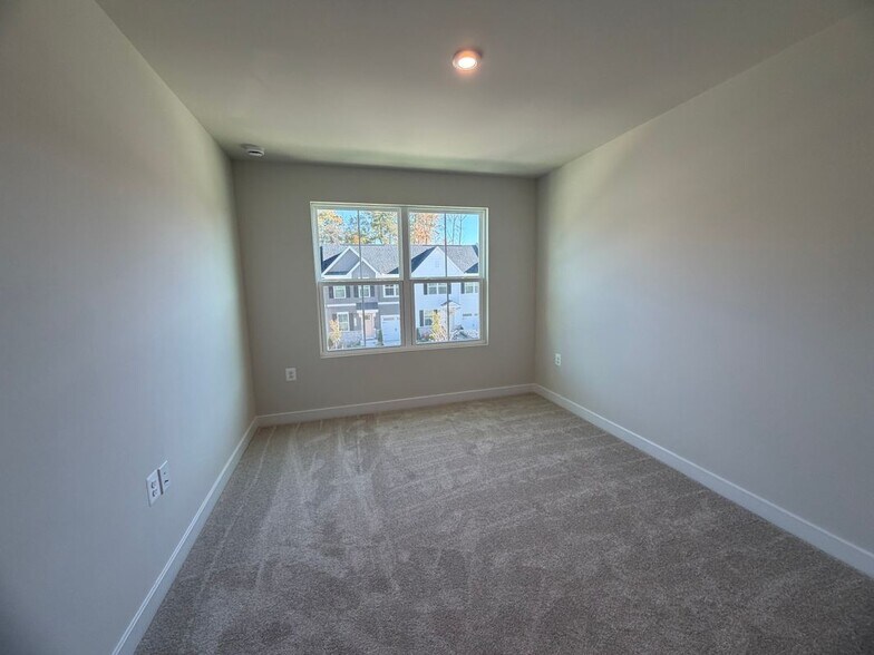 Building Photo - 18347 Centennial Cir