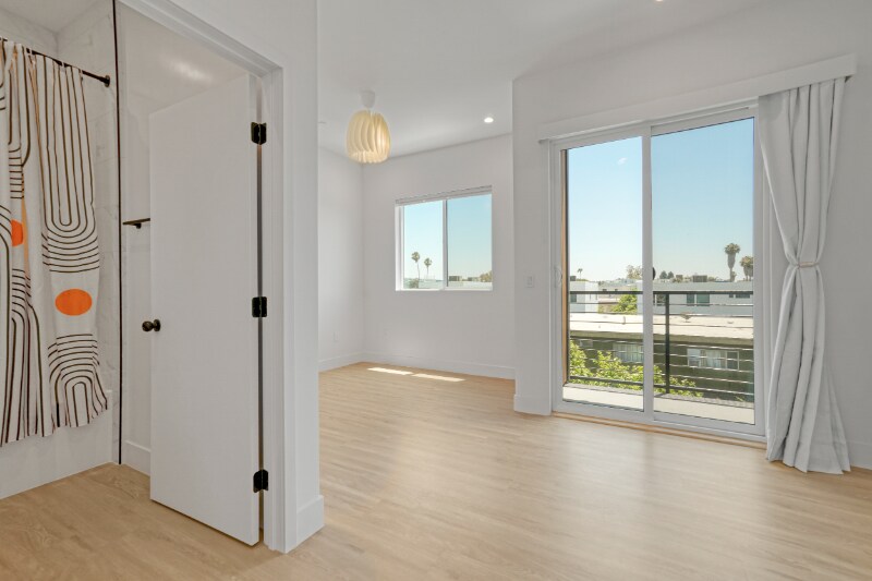 Building Photo - 4800-4802 S Slauson Ave