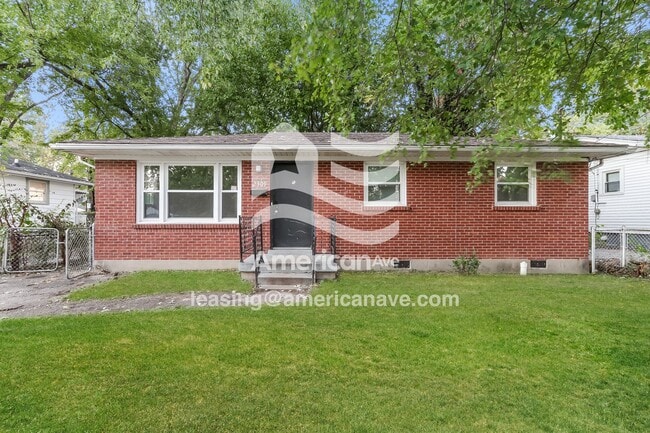 Building Photo - 2309 Dexter Ave