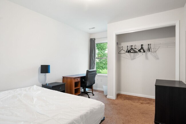 Building Photo - 1313 Giles Rd