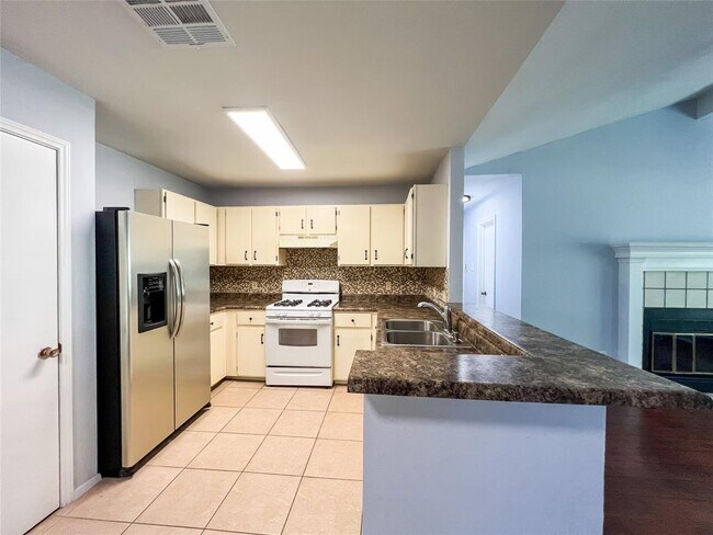 Building Photo - 12004 Thompkins Dr