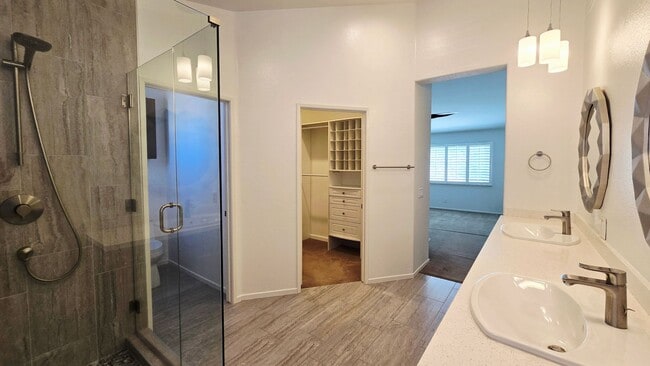 Building Photo - Charming 3-Bedroom Home in Prime Irvine Lo...