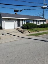 Building Photo - Edgewood
