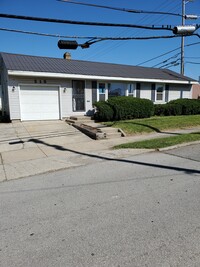 Building Photo - Edgewood