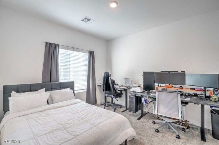 Building Photo - 7318 N Decatur Blvd