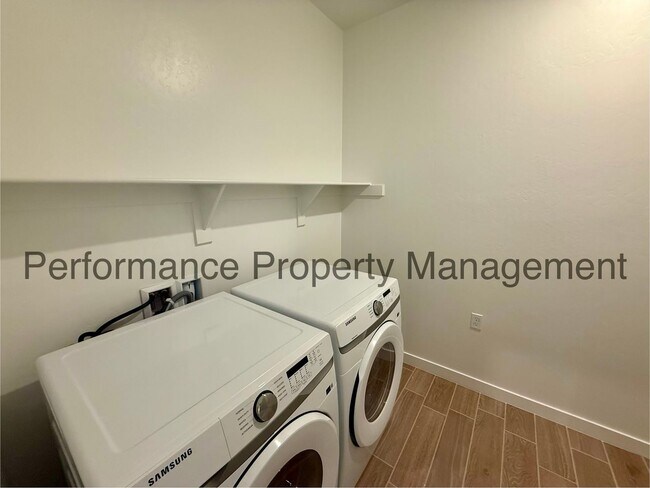 Building Photo - New Construction 5 Bed/3 Bath Home in SW Bakersfield w/ Solar, RBP & $0 Deposit Option