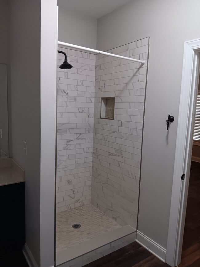 Building Photo - 173 Putters Dr