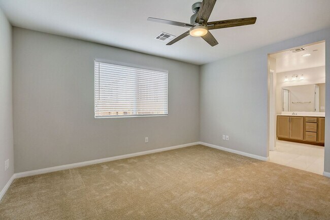 Building Photo - 10643 Enridge Ave