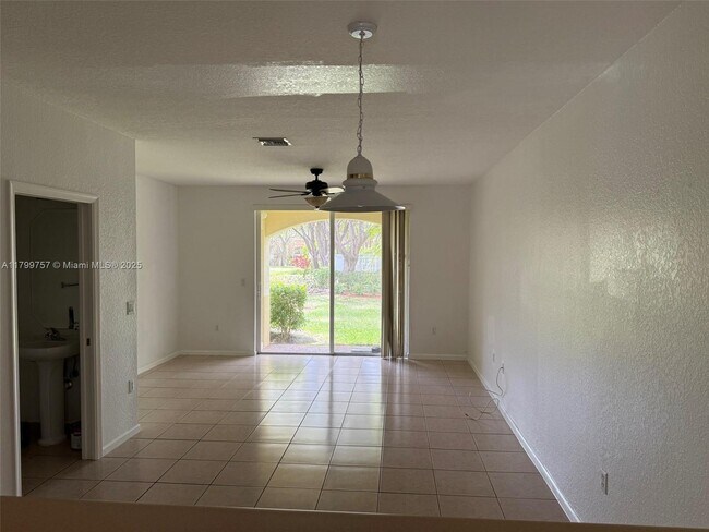 Building Photo - 2612 SW 83rd Terrace