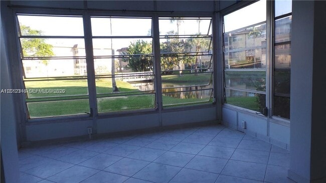 Building Photo - 5031 W Oakland Park Blvd